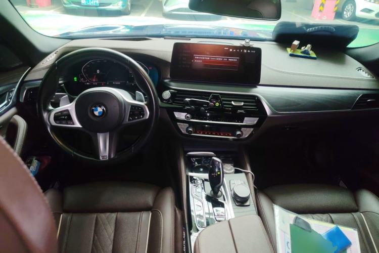 Used BMW 5 Series 2021 530Li Luxury Edition M Sport Package Center Console