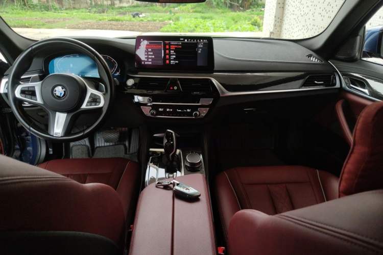 Used BMW 5 Series 2021 530Li Leading Model M Sport Package Center Console