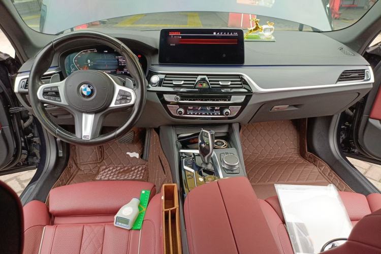 Used BMW 5 Series 2021 530Li Luxury Edition M Sport Package Center Console