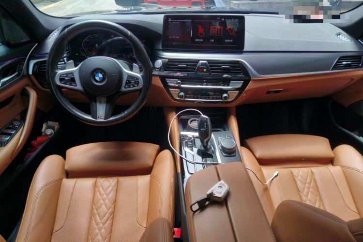 Used BMW 5 Series 2021 530i M Sport Package Center Console