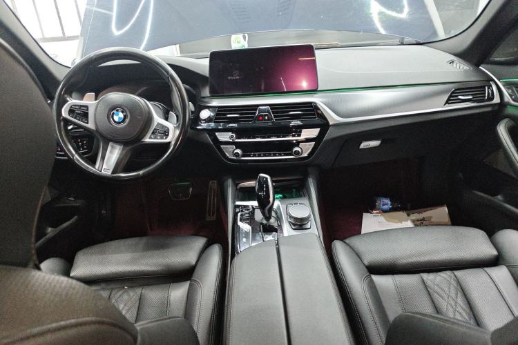 Used BMW 5 Series 2021 530i M Sport Package Center Console