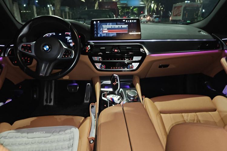 Used BMW 5 Series 2021 525i M Sport Package Center Console