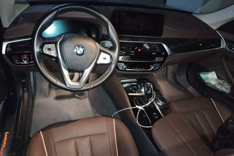 Used BMW 5 Series 2021 Updated Version 525Li Luxury Package Center Console