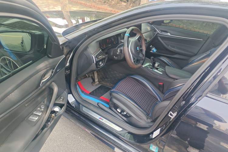 Used BMW 5 Series 2021 525i M Sport Package Driver Seat