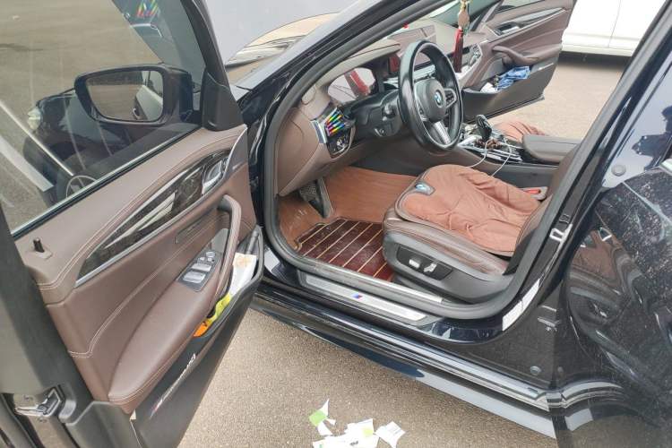 Used BMW 5 Series 2021 525Li M Sport Package Driver Seat