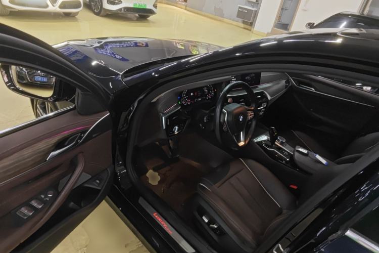 Used BMW 5 Series 2021 530Li Leading Luxury Package Driver Seat