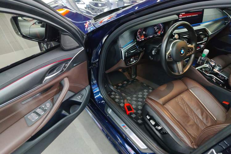 Used BMW 5 Series 2021 540i Sport Line M Sport Package Driver Seat