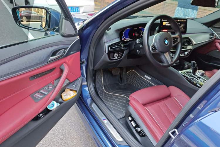 Used BMW 5 Series 2021 530Li Luxury Edition M Sport Package Driver Seat