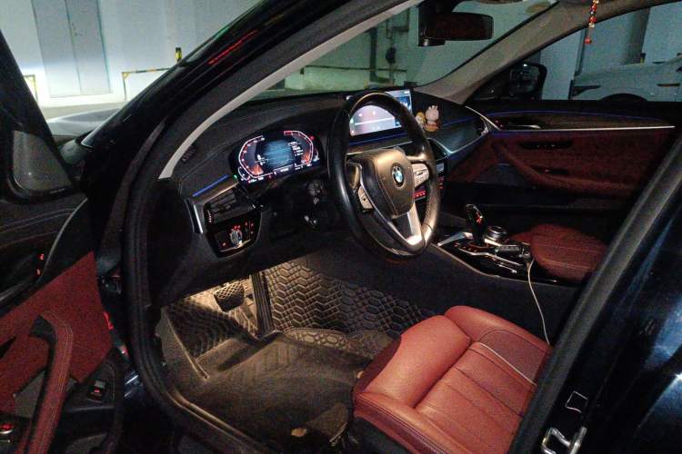 Used BMW 5 Series 2021 530Li Luxury Edition M Sport Package Driver Seat