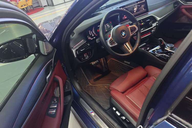Used BMW 5 Series 2021 530Li Luxury Edition M Sport Package Driver Seat