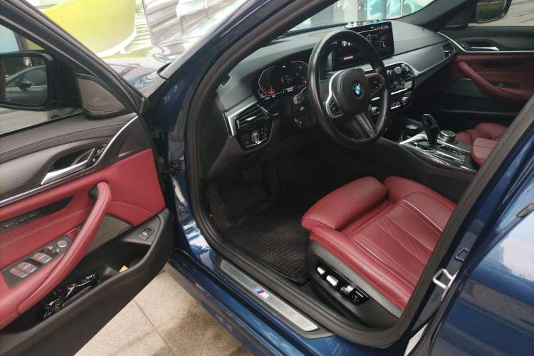 Used BMW 5 Series 2021 530Li Luxury Edition M Sport Package Driver Seat