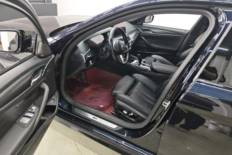 Used BMW 5 Series 2021 530i M Sport Package Driver Seat