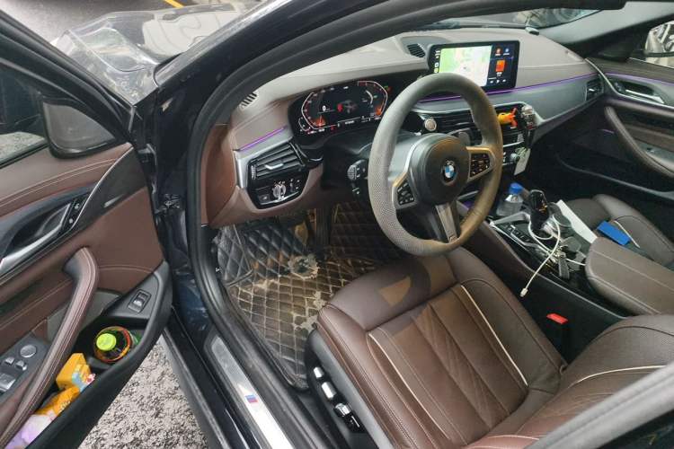 Used BMW 5 Series 2021 530Li Luxury Edition M Sport Package Driver Seat