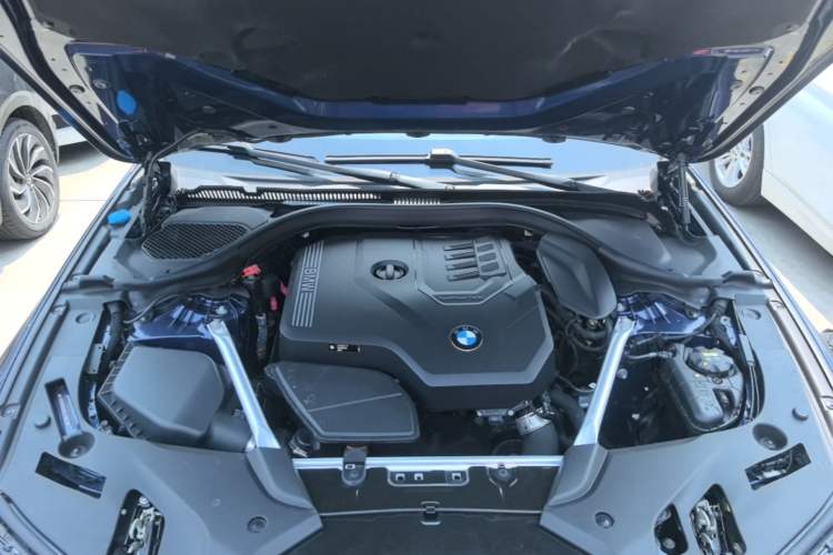 Used BMW 5 Series 2021 525Li M Sport Package Engine Bay