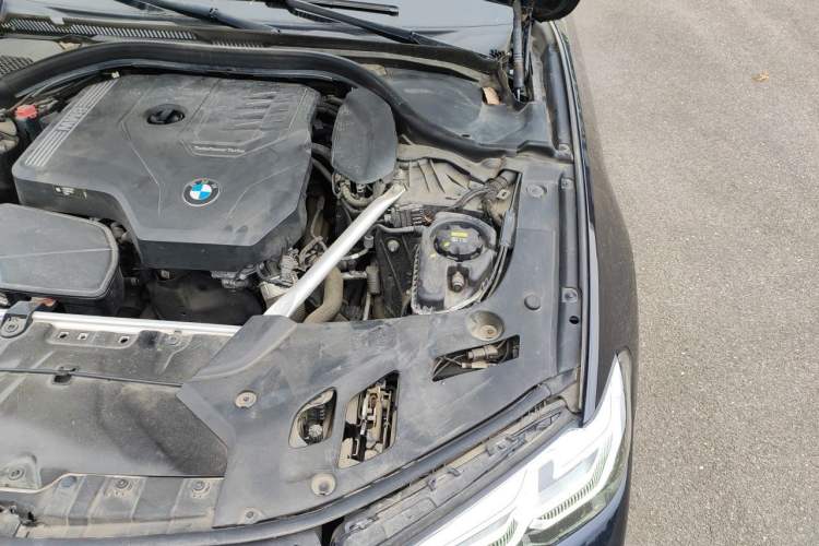 Used BMW 5 Series 2021 525Li M Sport Package Engine Bay Left