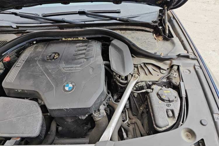 Used BMW 5 Series 2021 525Li M Sport Package Engine Bay Left