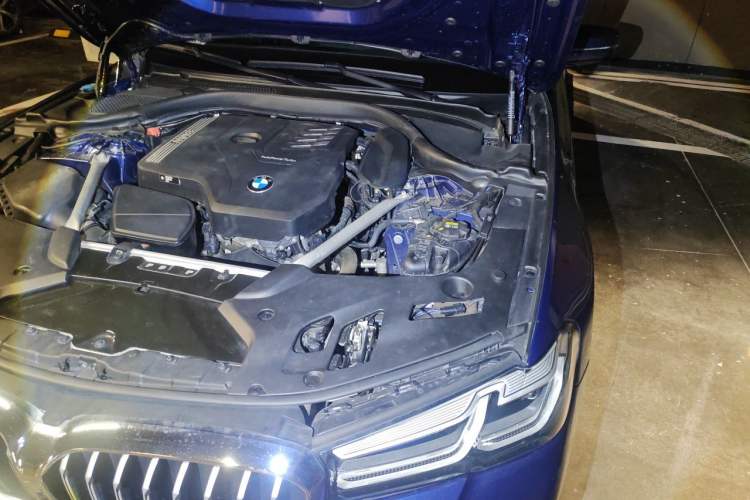 Used BMW 5 Series 2021 525Li M Sport Package Engine Bay Left