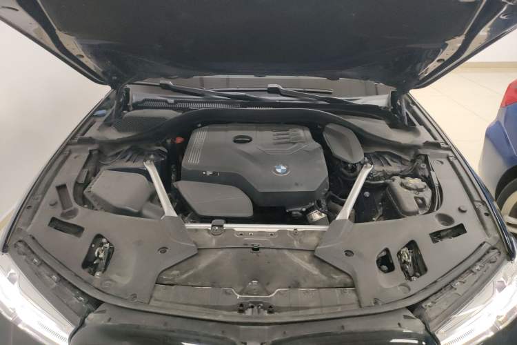 Used BMW 5 Series 2021 525Li M Sport Package Engine Bay