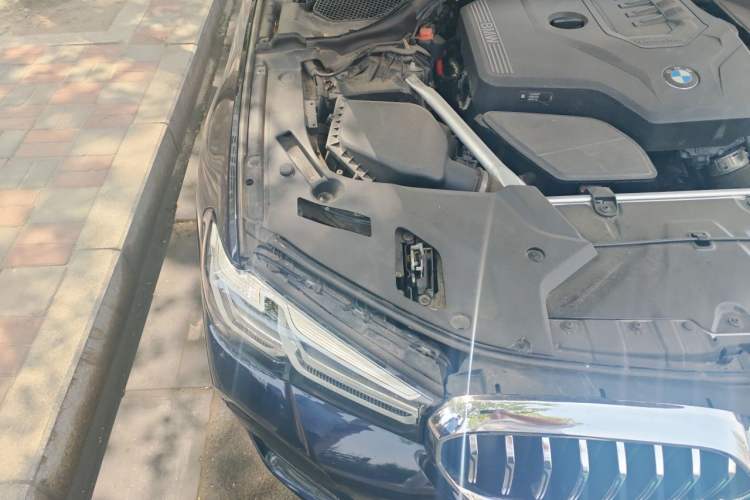 Used BMW 5 Series 2021 525i M Sport Package Engine Bay Right