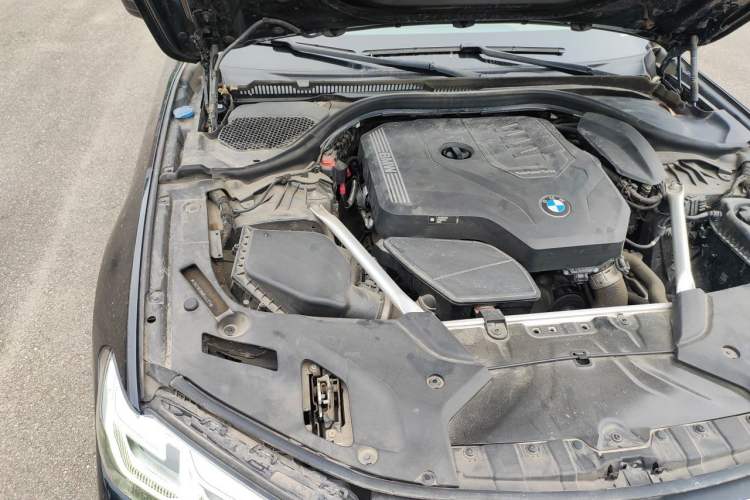 Used BMW 5 Series 2021 525Li M Sport Package Engine Bay Right