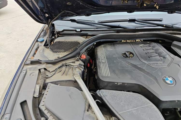 Used BMW 5 Series 2021 525Li M Sport Package Engine Bay Right