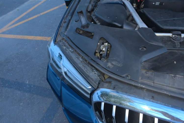 Used BMW 5 Series 2021 525i M Sport Package Engine Bay Right