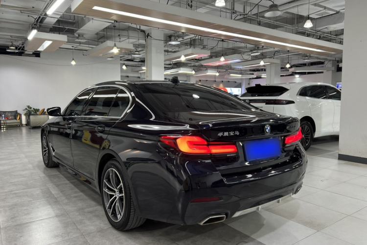 Used BMW 5 Series 2021 Facelifted 525Li M Sport Package Exterior 2