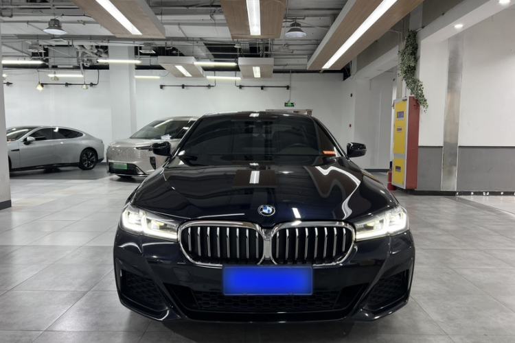 Used BMW 5 Series 2021 Facelifted 525Li M Sport Package Exterior 4