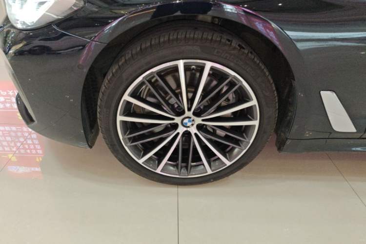 Used BMW 5 Series 2021 530Li xDrive M Sport Package Exterior 4