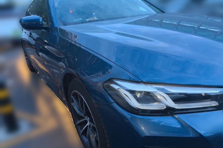 Used BMW 5 Series 2021 525i M Sport Package Front Right 45 Deg