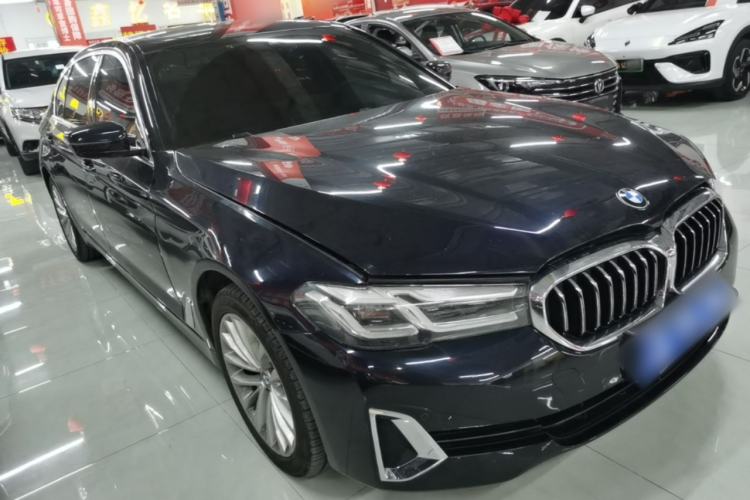 Used BMW 5 Series 2021 525Li Luxury Package Front Right 45 Deg