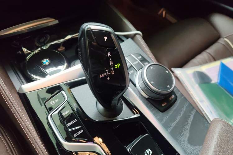 Used BMW 5 Series 2021 530Li Luxury Edition M Sport Package Gear Lever