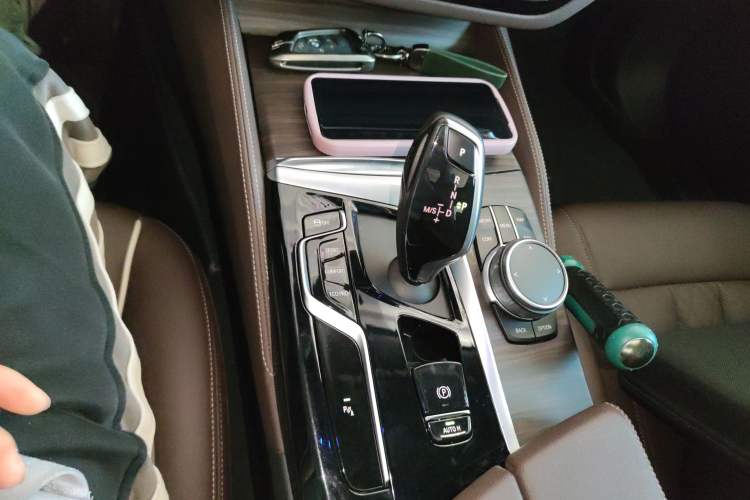 Used BMW 5 Series 2021 530Li xDrive Luxury Package Gear Lever