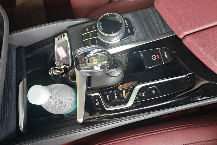Used BMW 5 Series 2021 Restyled 530Li Luxury Edition M Sport Package Gear Lever