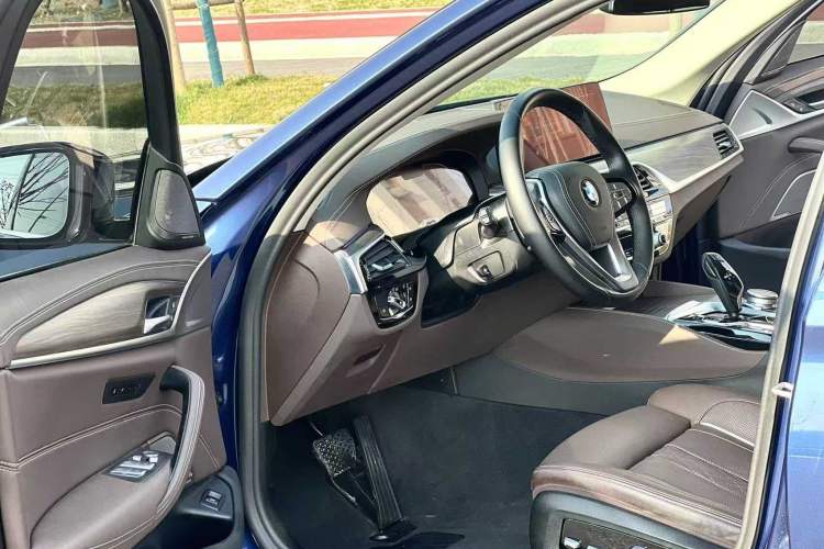 Used BMW 5 Series 2021 530Li Luxury Edition Premium Package Interior 11