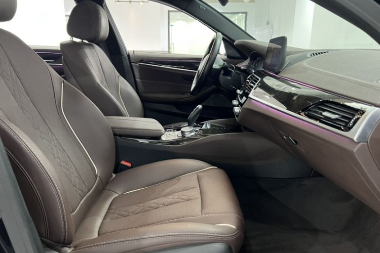 Used BMW 5 Series 2021 Facelifted 525Li M Sport Package Interior 3