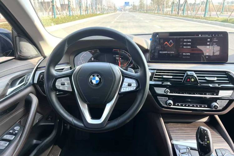 Used BMW 5 Series 2021 530Li Luxury Edition Premium Package Interior 3