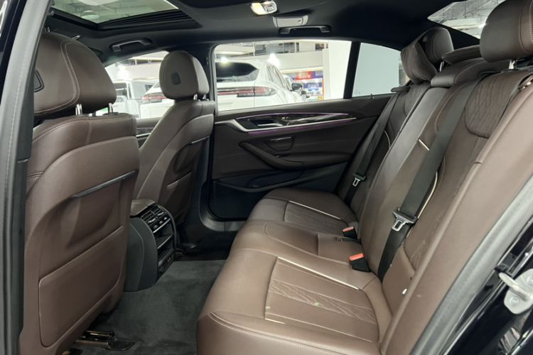 Used BMW 5 Series 2021 Facelifted 525Li M Sport Package Interior 5