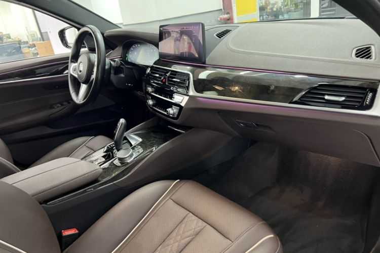 Used BMW 5 Series 2021 Facelifted 525Li M Sport Package Interior 7
