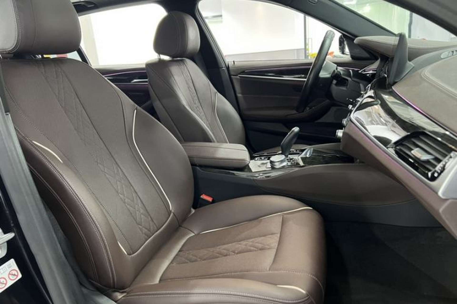 Used BMW 5 Series 2021 Facelifted 525Li M Sport Package Interior 8