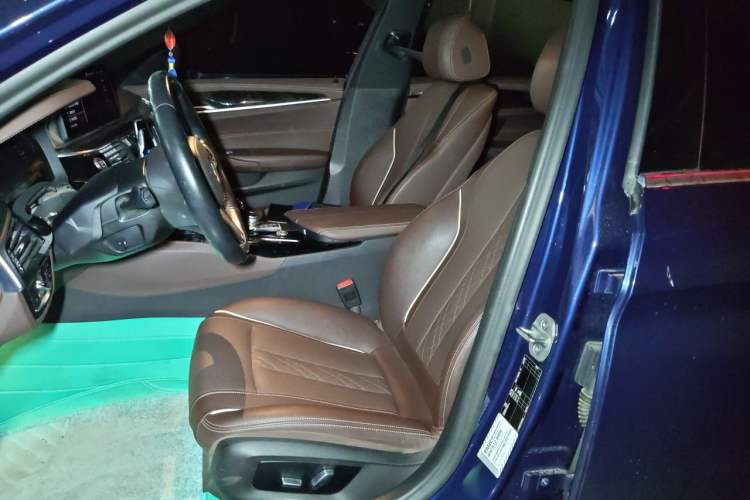 Used BMW 5 Series 2021 525Li M Sport Package Left Front Seat