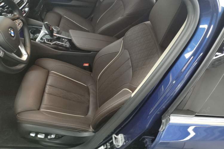 Used BMW 5 Series 2021 530Li Luxury Edition Premium Package Left Front Seat