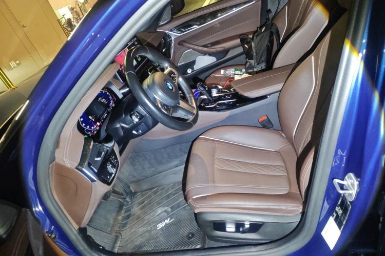 Used BMW 5 Series 2021 525Li M Sport Package Left Front Seat
