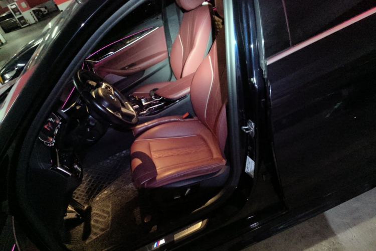 Used BMW 5 Series 2021 525Li M Sport Package Left Front Seat