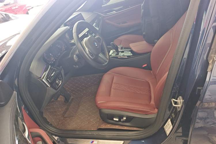 Used BMW 5 Series 2021 525Li M Sport Package Left Front Seat