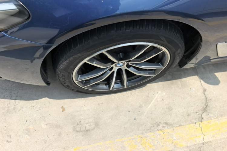 Used BMW 5 Series 2021 525Li M Sport Package Left Front Wheel Hub