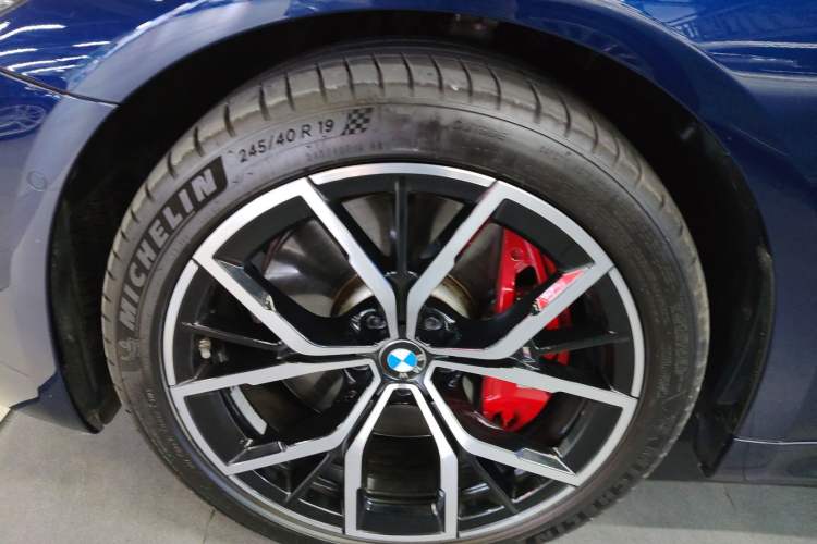 Used BMW 5 Series 2021 540i Sport Line M Sport Package Left Front Wheel Hub