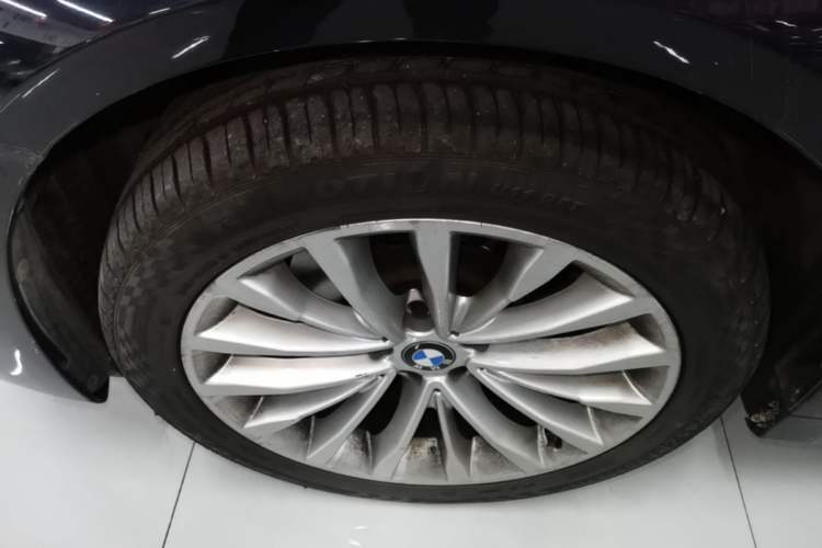Used BMW 5 Series 2021 525Li Luxury Package Left Front Wheel Hub