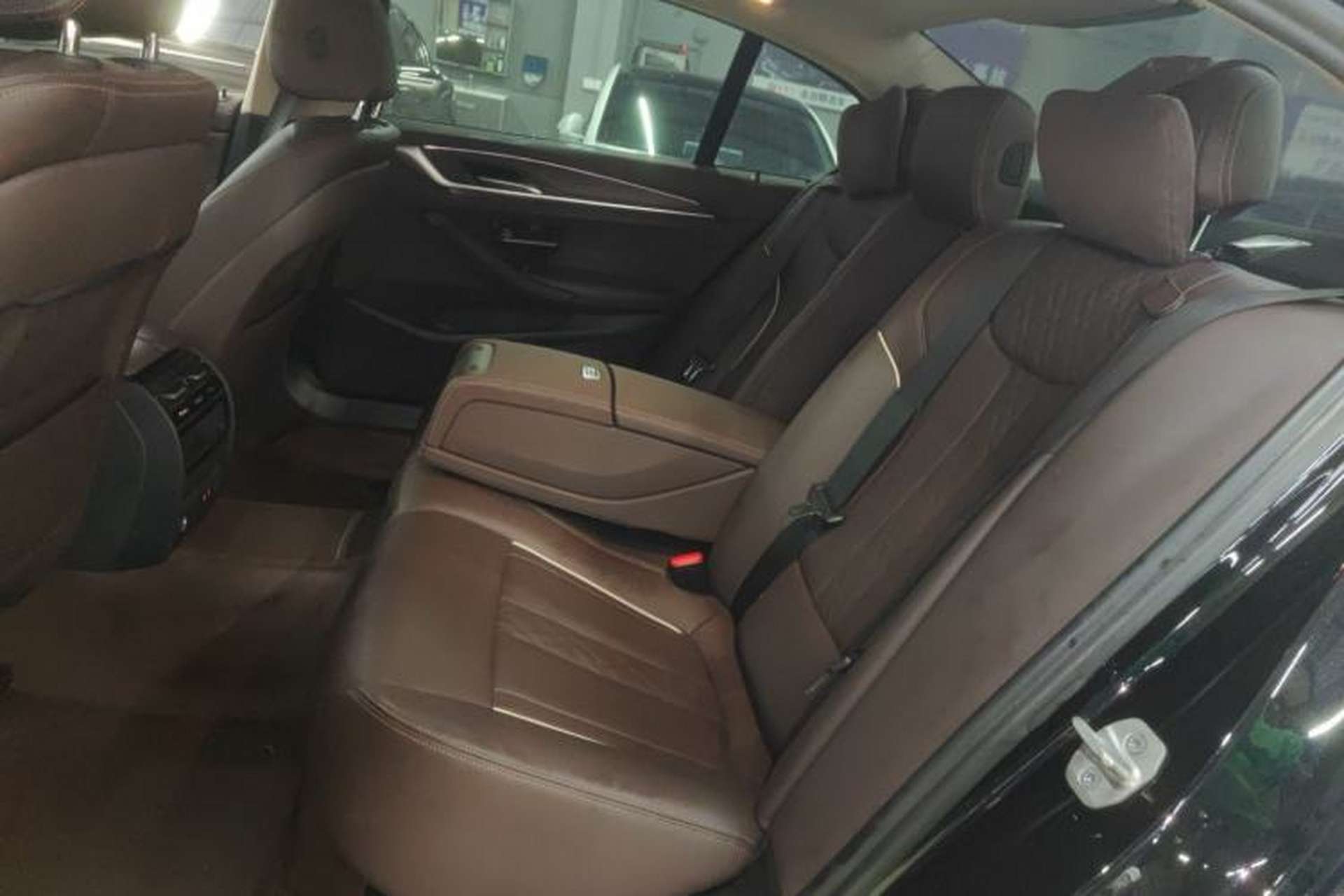 Used BMW 5 Series 2021 530Li Leading Luxury Package Left Rear Seat