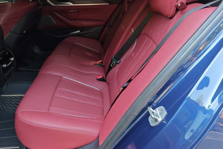 Used BMW 5 Series 2021 530Li Luxury Edition M Sport Package Left Rear Seat